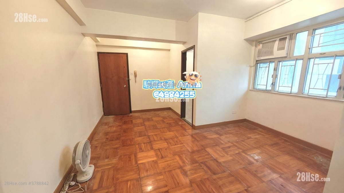 Tak Bo Building Sell 2 Bedrooms , 1 Bathroom 408 ft²