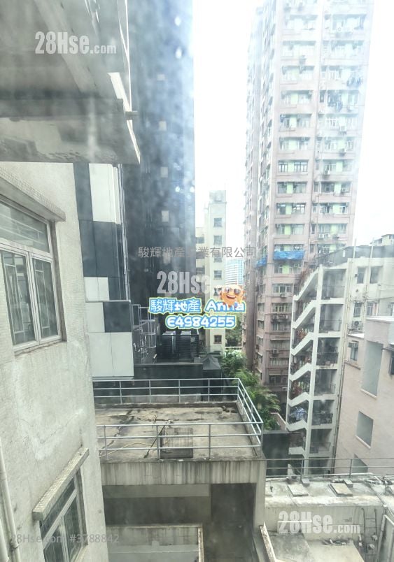 Tak Bo Building Sell 2 Bedrooms , 1 Bathroom 408 ft²