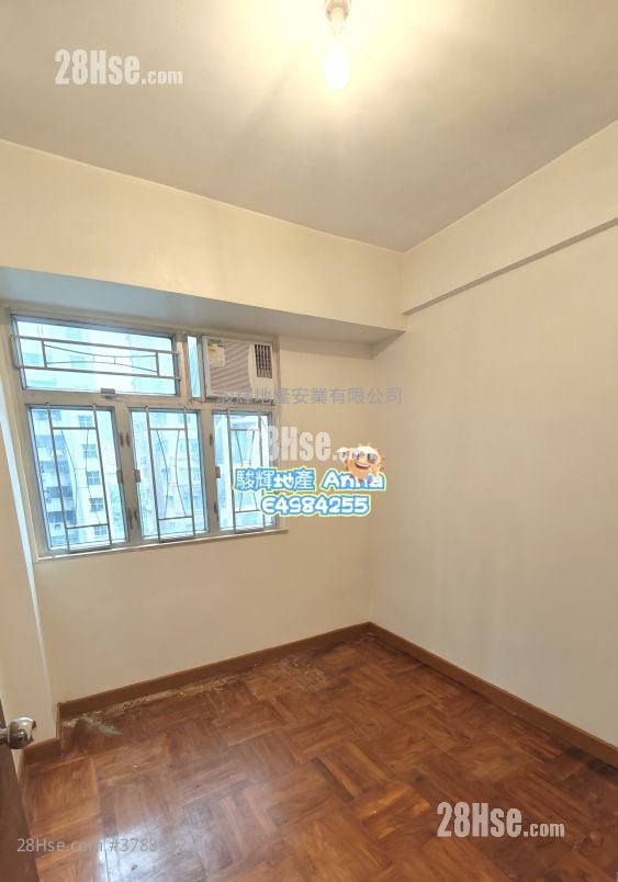 Tak Bo Building Sell 2 Bedrooms , 1 Bathroom 408 ft²