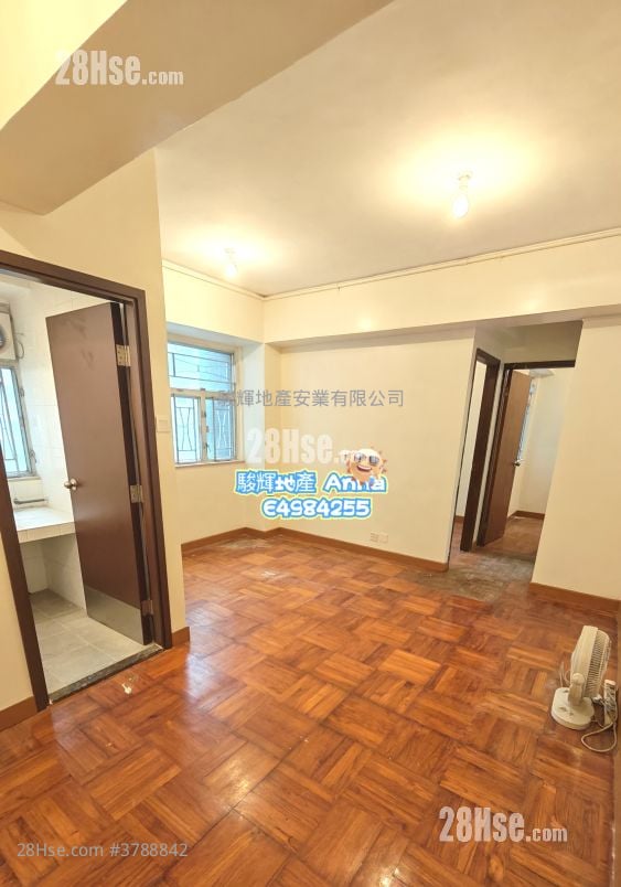 Tak Bo Building Sell 2 Bedrooms , 1 Bathroom 408 ft²