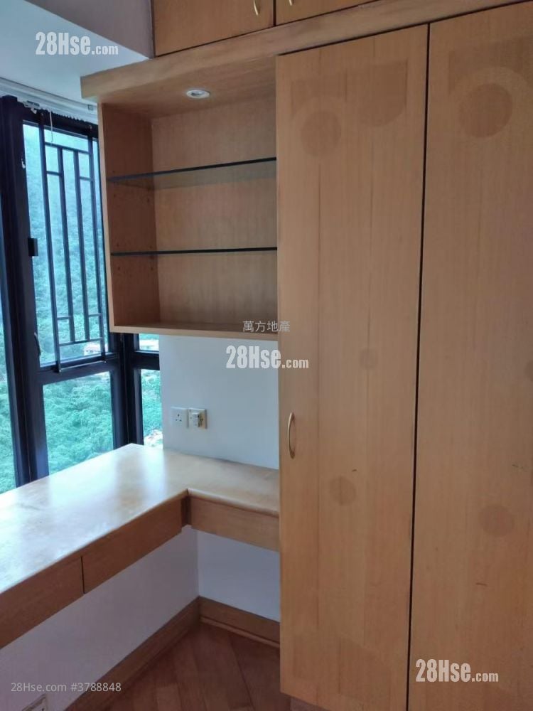 Castello Sell 2 Bedrooms , 1 Bathroom 547 ft²