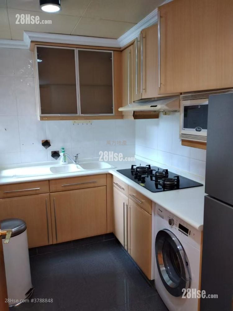 Castello Sell 2 Bedrooms , 1 Bathroom 547 ft²