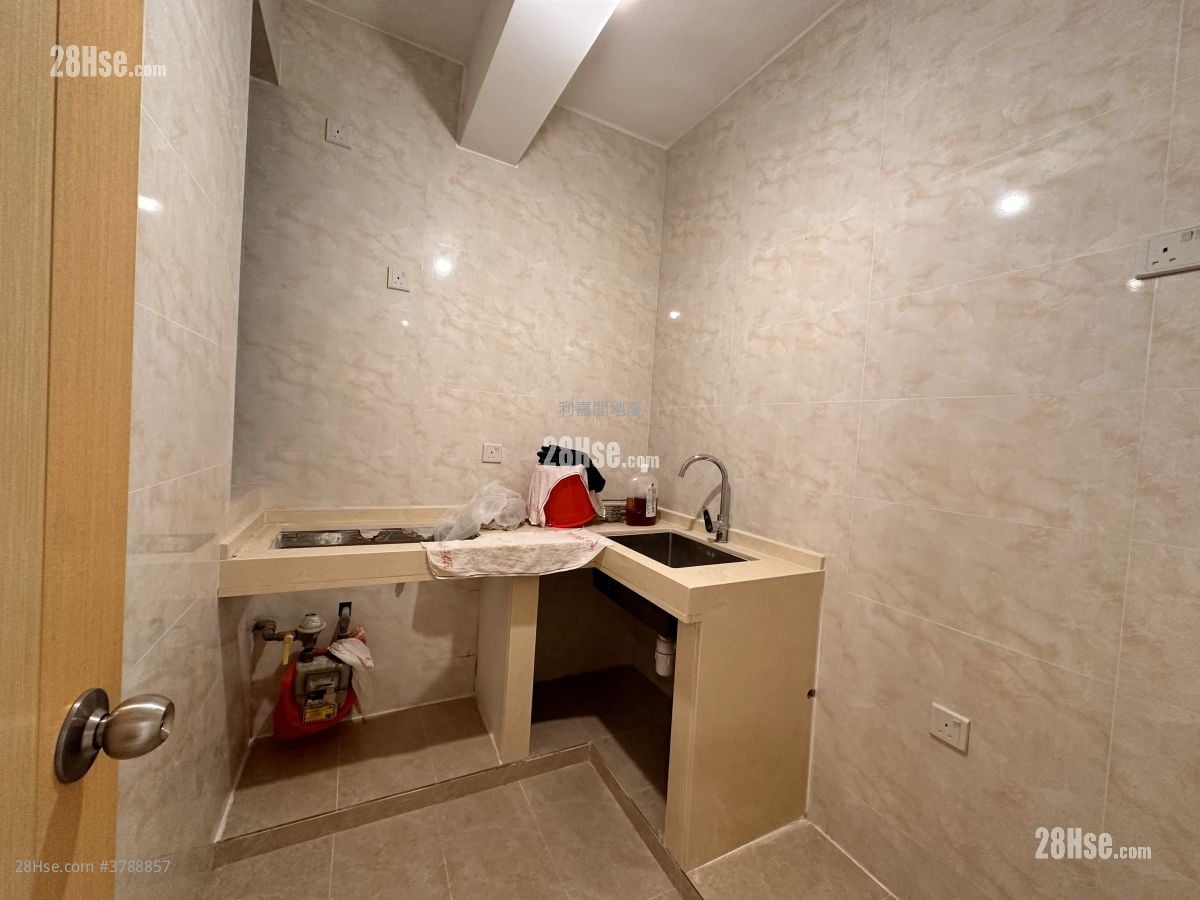 Cameo Court Sell 2 Bedrooms , 1 Bathroom 533 ft²