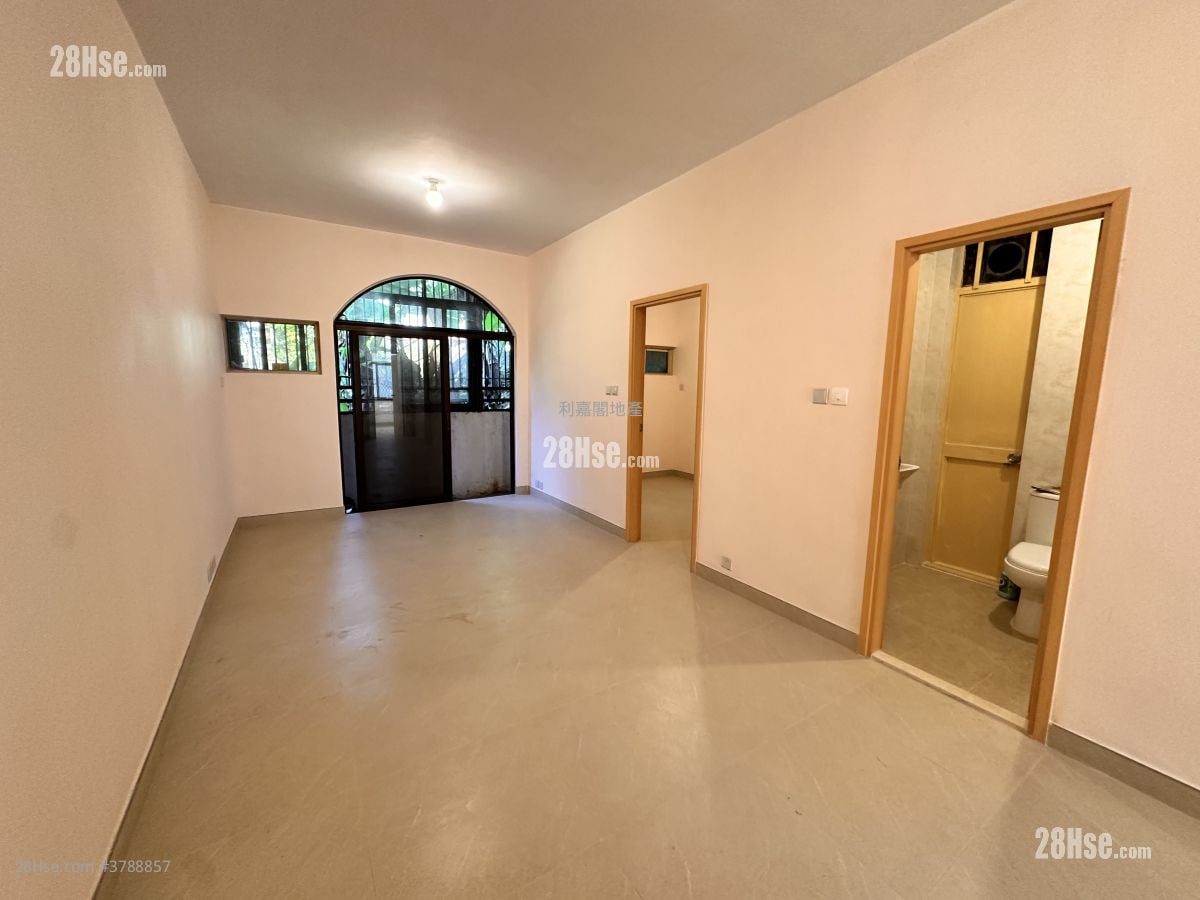 Cameo Court Sell 2 Bedrooms , 1 Bathroom 533 ft²