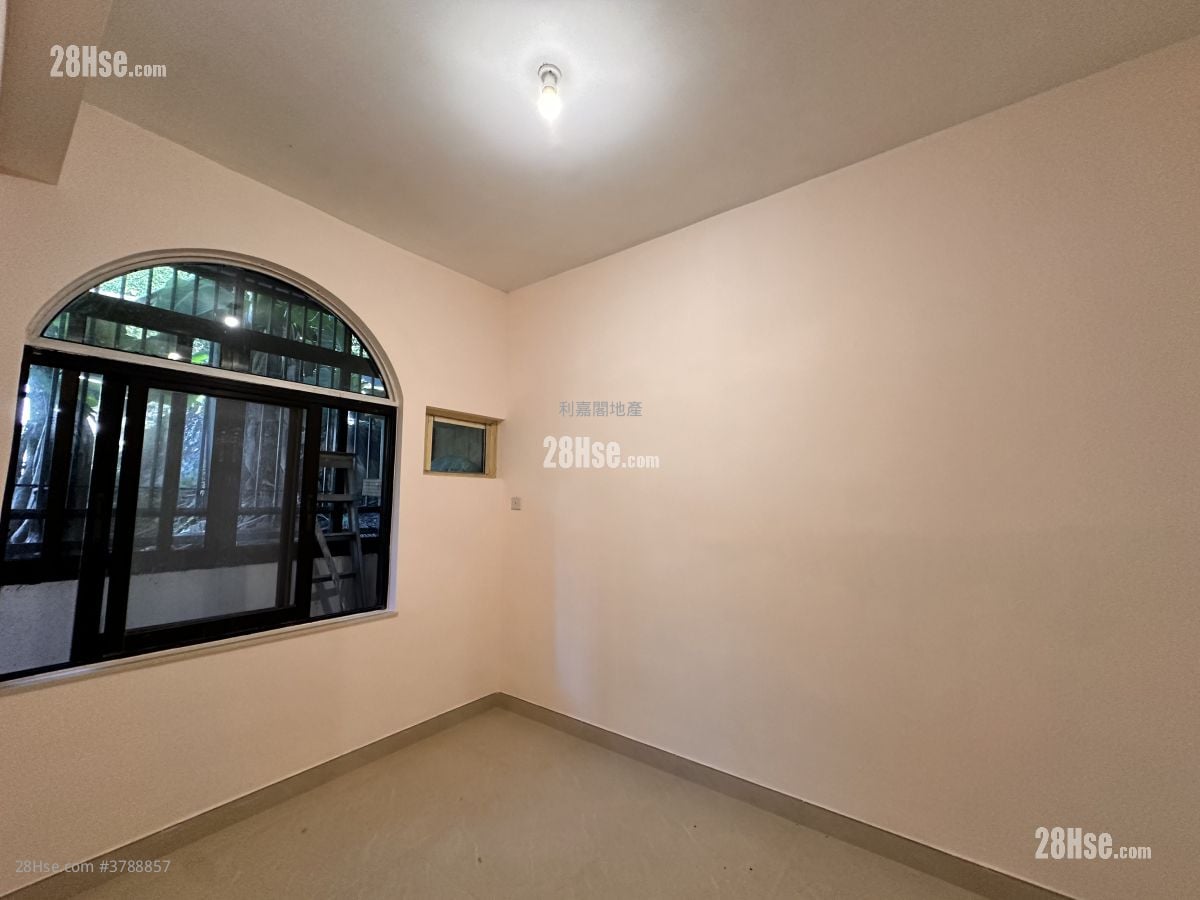 Cameo Court Sell 2 Bedrooms , 1 Bathroom 533 ft²