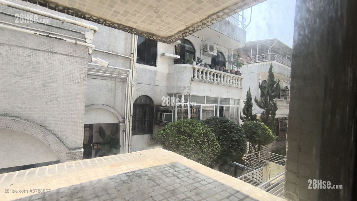 Cameo Court Sell 2 Bedrooms , 1 Bathroom 533 ft²