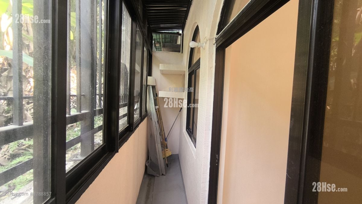 Cameo Court Sell 2 Bedrooms , 1 Bathroom 533 ft²