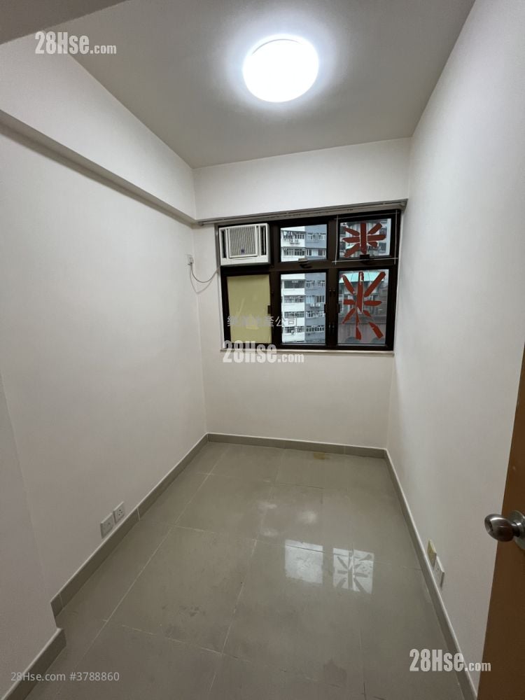 Man Hee Mansion Rental 2 Bedrooms , 1 Bathroom 394 ft²