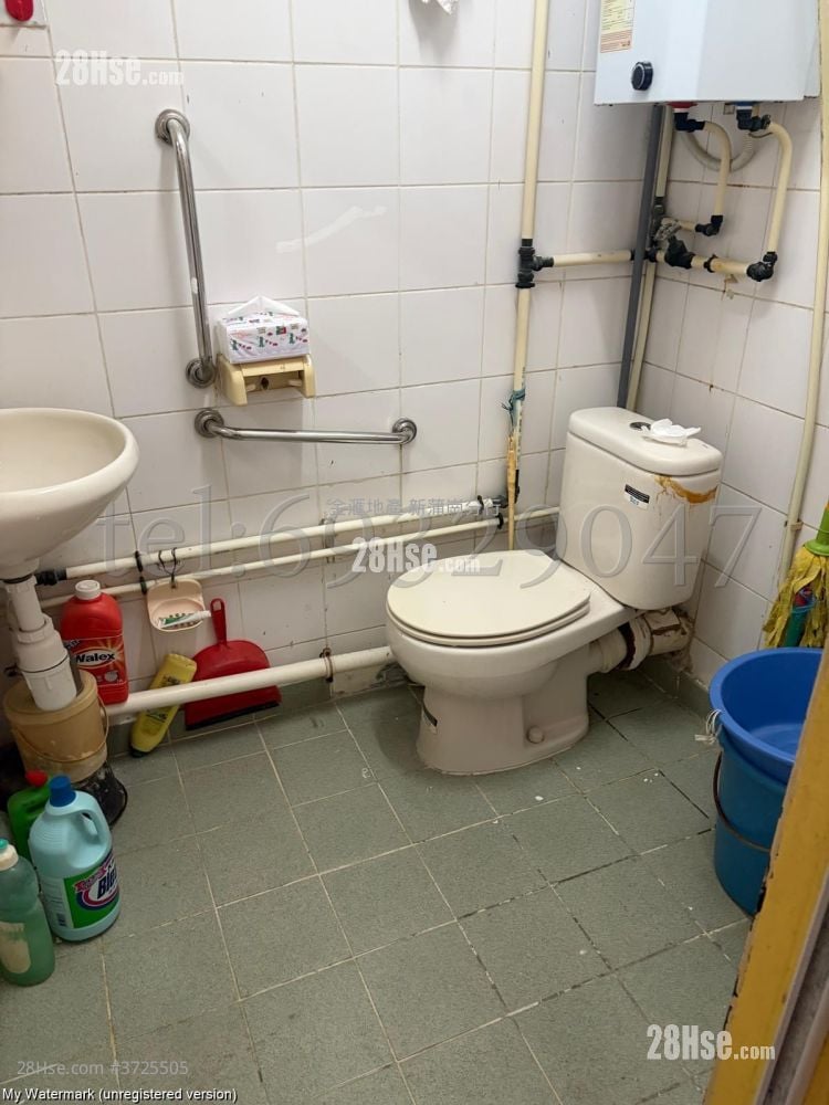 Lower Wong Tai Sin Estate Sell 2 Bedrooms , 1 Bathroom 385 ft²