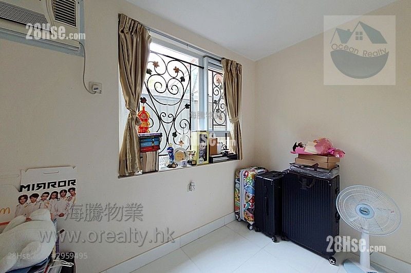 村屋 售盘 3 房 , 2 浴室 700 平方尺