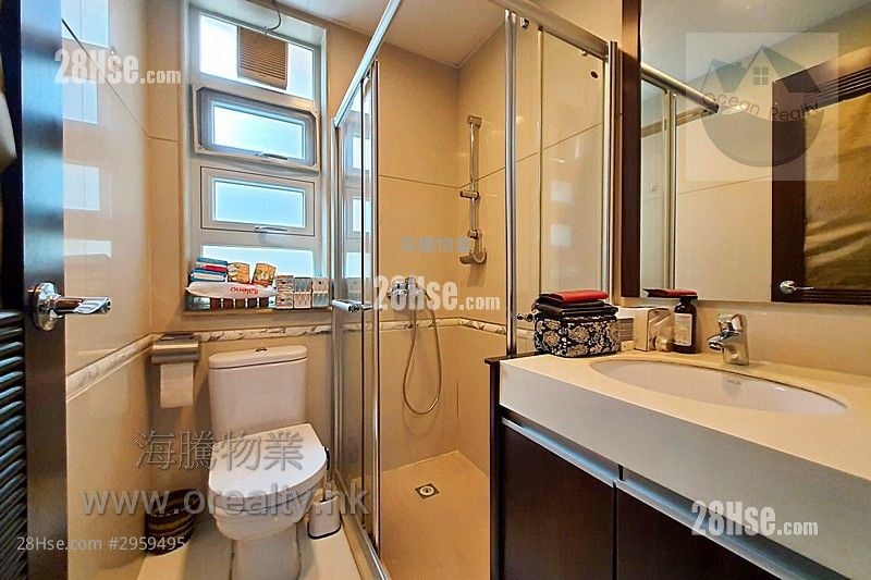 村屋 售盘 3 房 , 2 浴室 700 平方尺