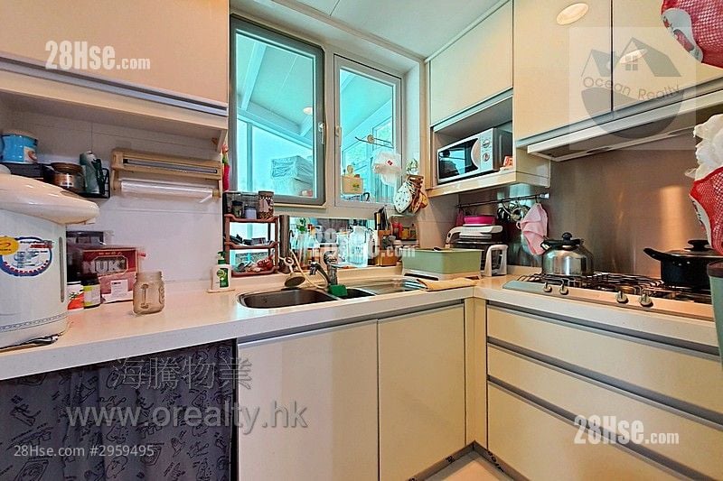 村屋 售盘 3 房 , 2 浴室 700 平方尺