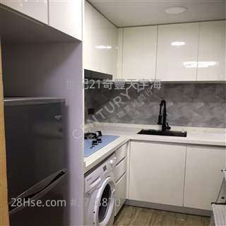 kitchen: Bayshore Towers Rental 2 Bedrooms , 1 Bathroom 389 ft²