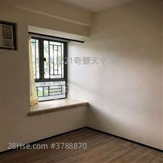 bedroom 1: Bayshore Towers Rental 2 Bedrooms , 1 Bathroom 389 ft²