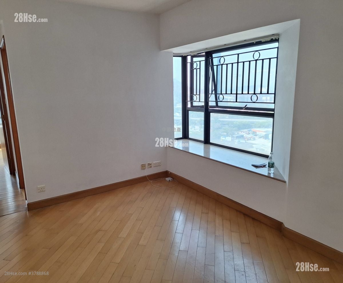 Villa By The Park Sell 2 Bedrooms , 1 Bathroom 398 ft²