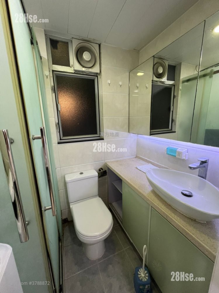 Carado Garden Sell 3 Bedrooms , 1 Bathroom 593 ft²