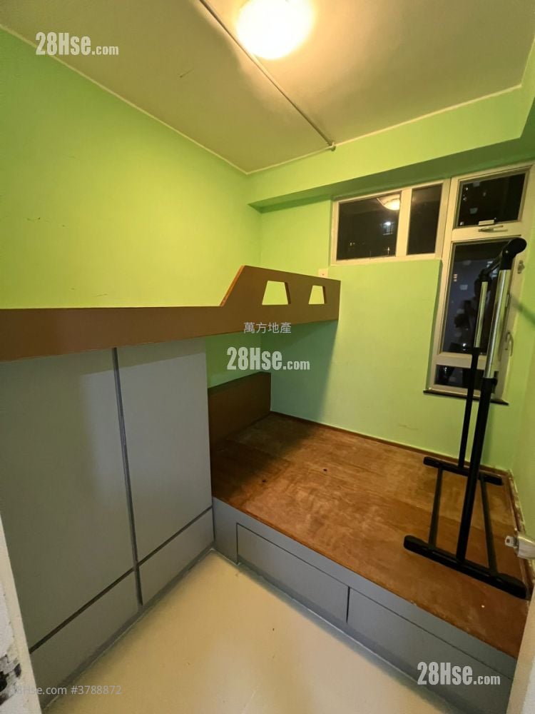 Carado Garden Sell 3 Bedrooms , 1 Bathroom 593 ft²