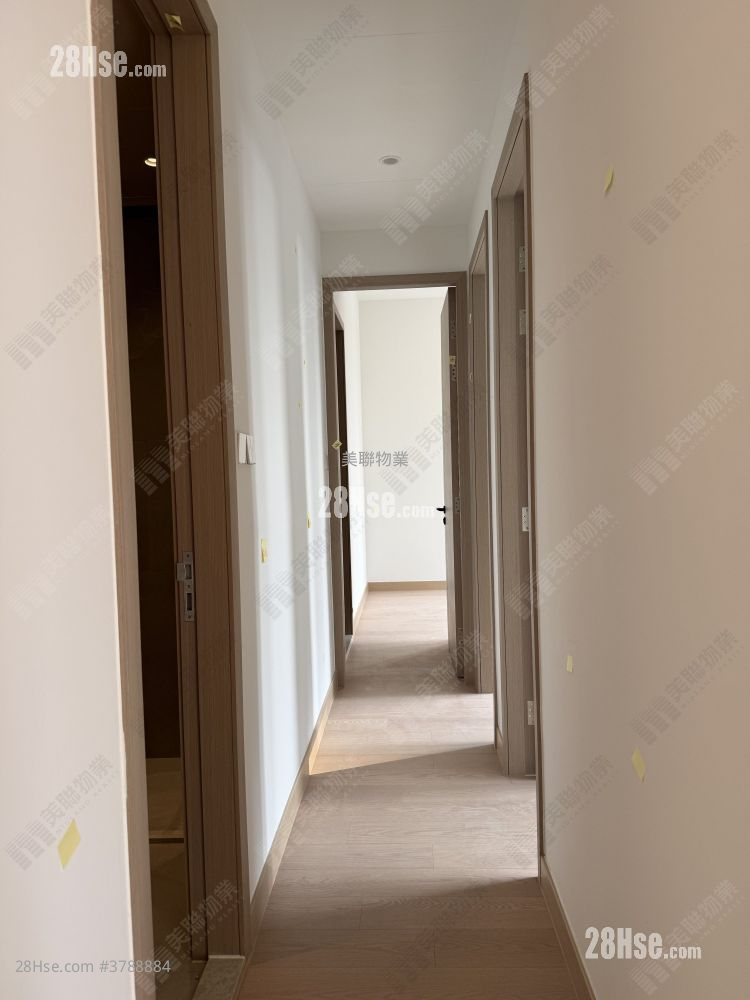 Seasons Place 售盘 3 房 , 2 浴室 665 平方尺