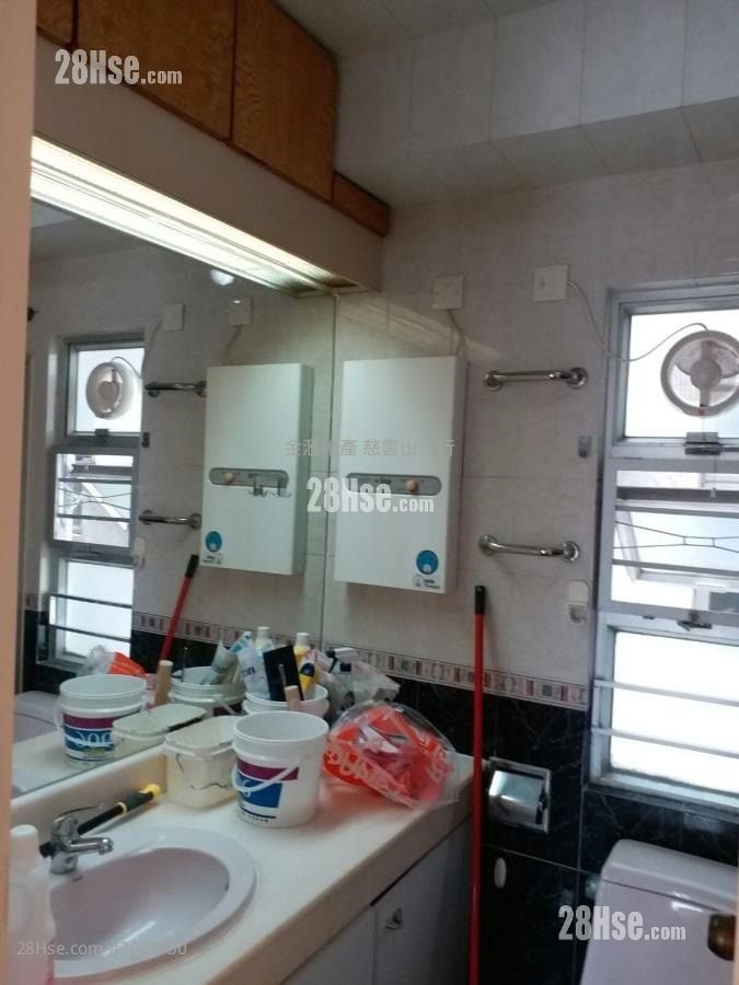 Yue Xiu Plaza Rental 3 Bedrooms , 1 Bathroom 566 ft²