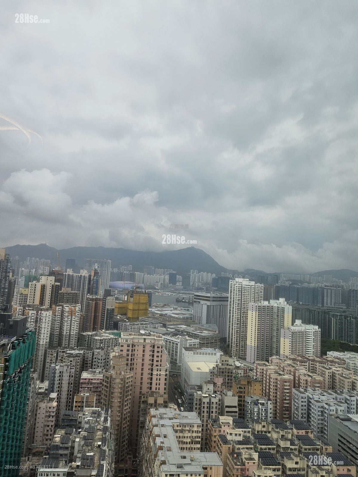 Royal Peninsula Sell 2 Bedrooms , 1 Bathroom 592 ft²