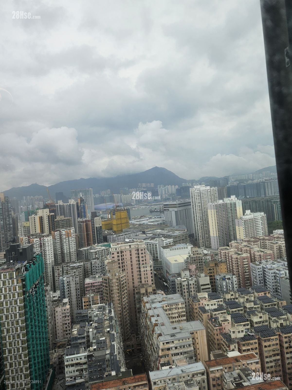 Royal Peninsula Sell 2 Bedrooms , 1 Bathroom 592 ft²