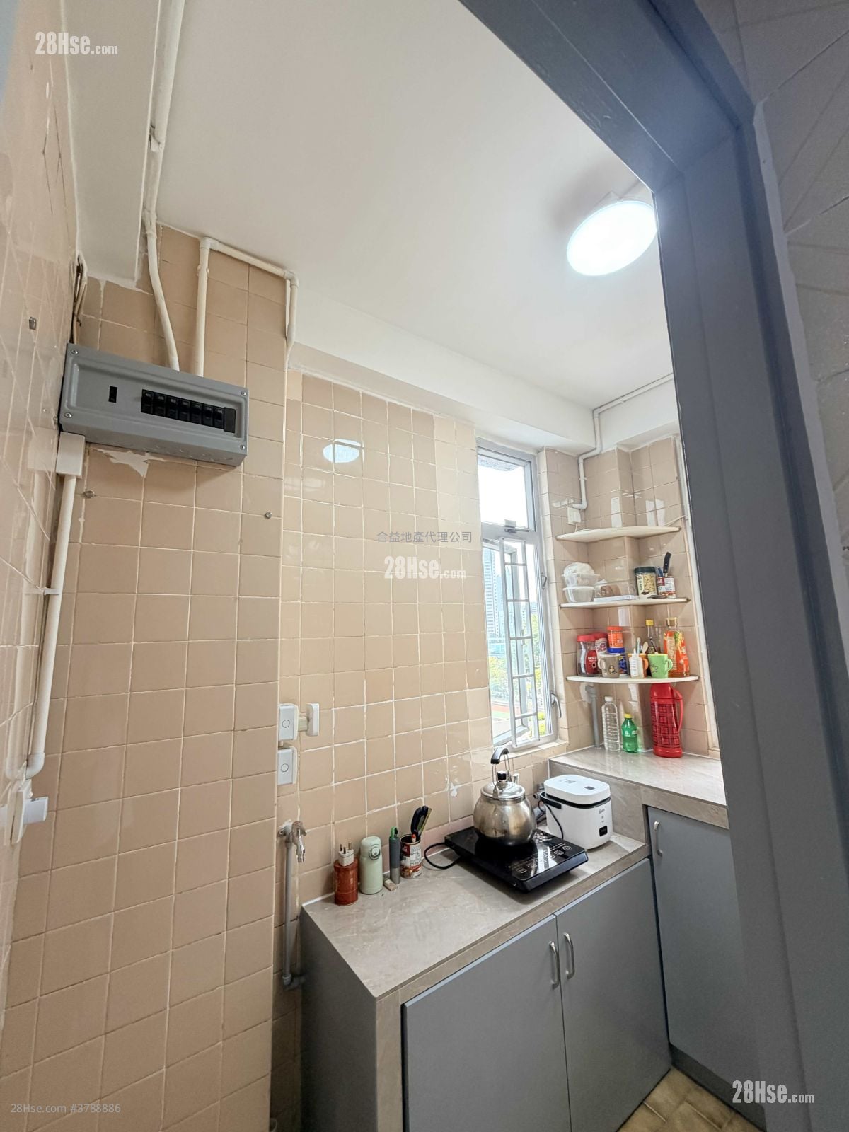 冠荣大厦 租盘 2 房 , 1 浴室 265 平方尺