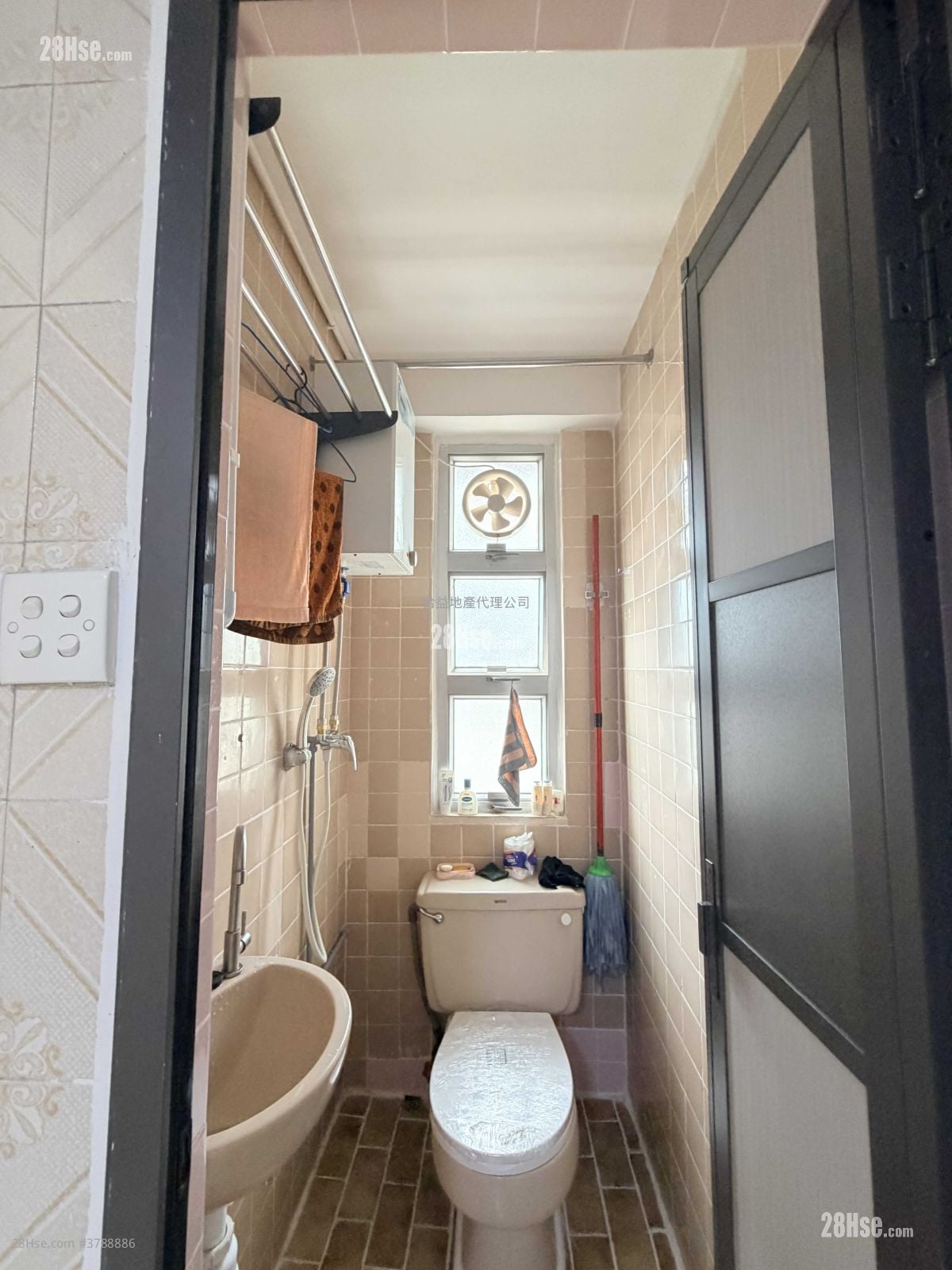 冠荣大厦 租盘 2 房 , 1 浴室 265 平方尺