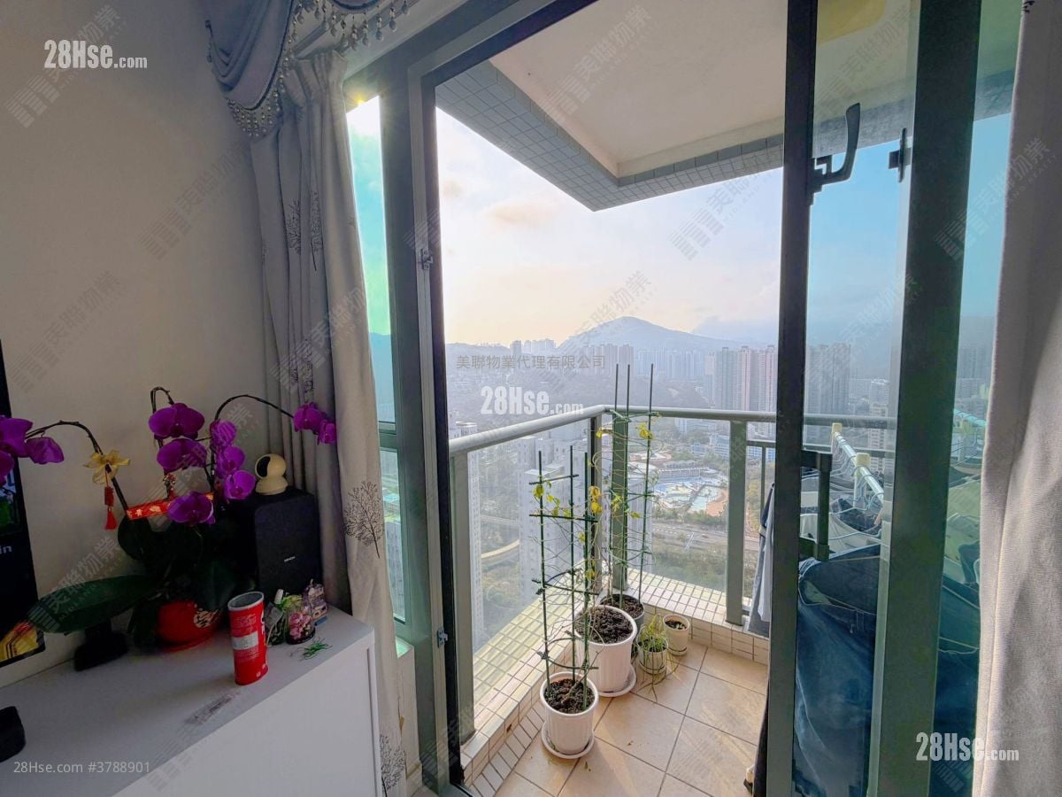 Residence Oasis Sell 3 Bedrooms , 2 Bathrooms 667 ft²