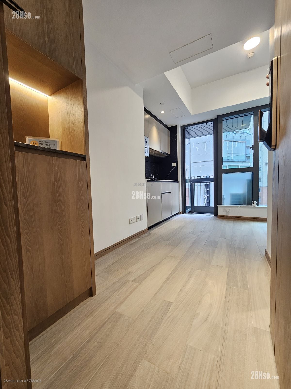 千望 售盘 开放式间隔 , 1 浴室 172 平方尺