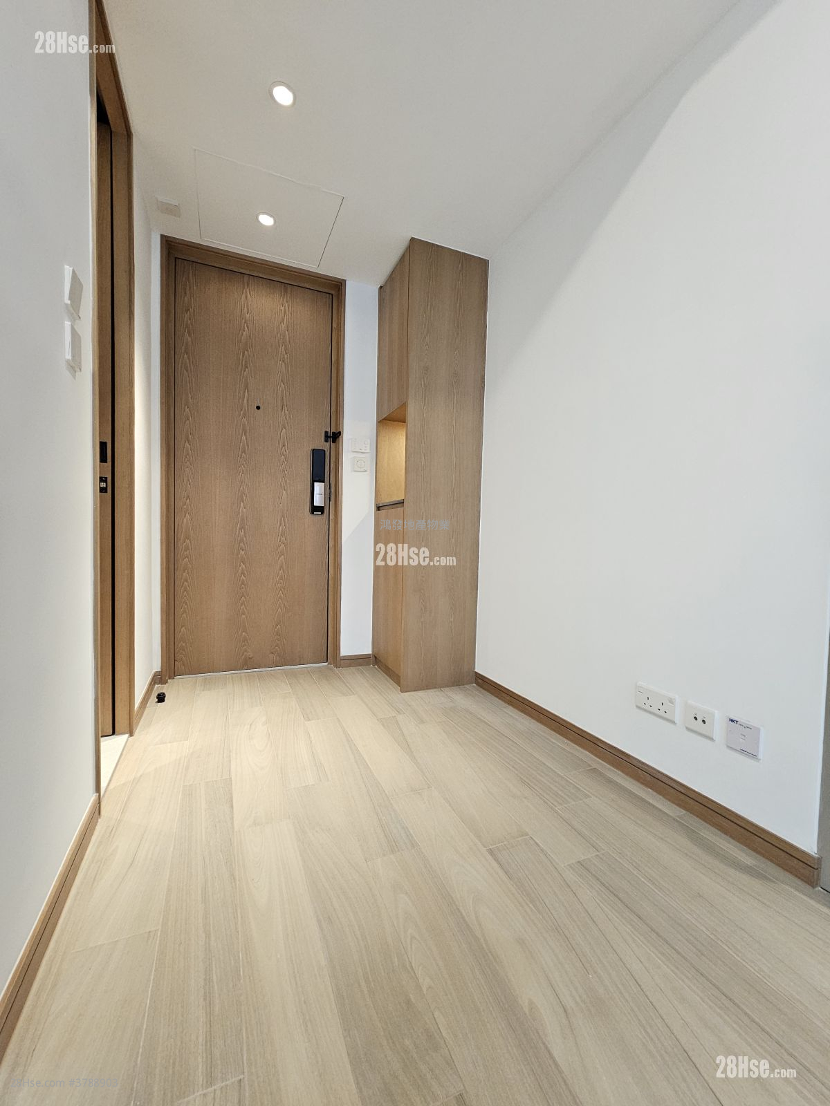 千望 售盘 开放式间隔 , 1 浴室 172 平方尺