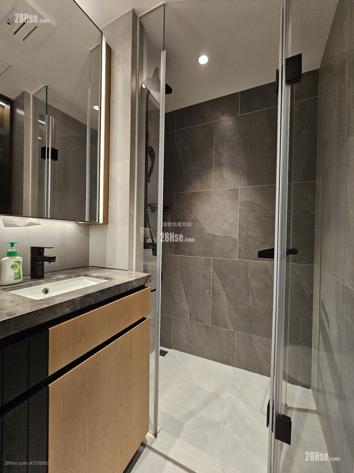 千望 售盘 开放式间隔 , 1 浴室 172 平方尺