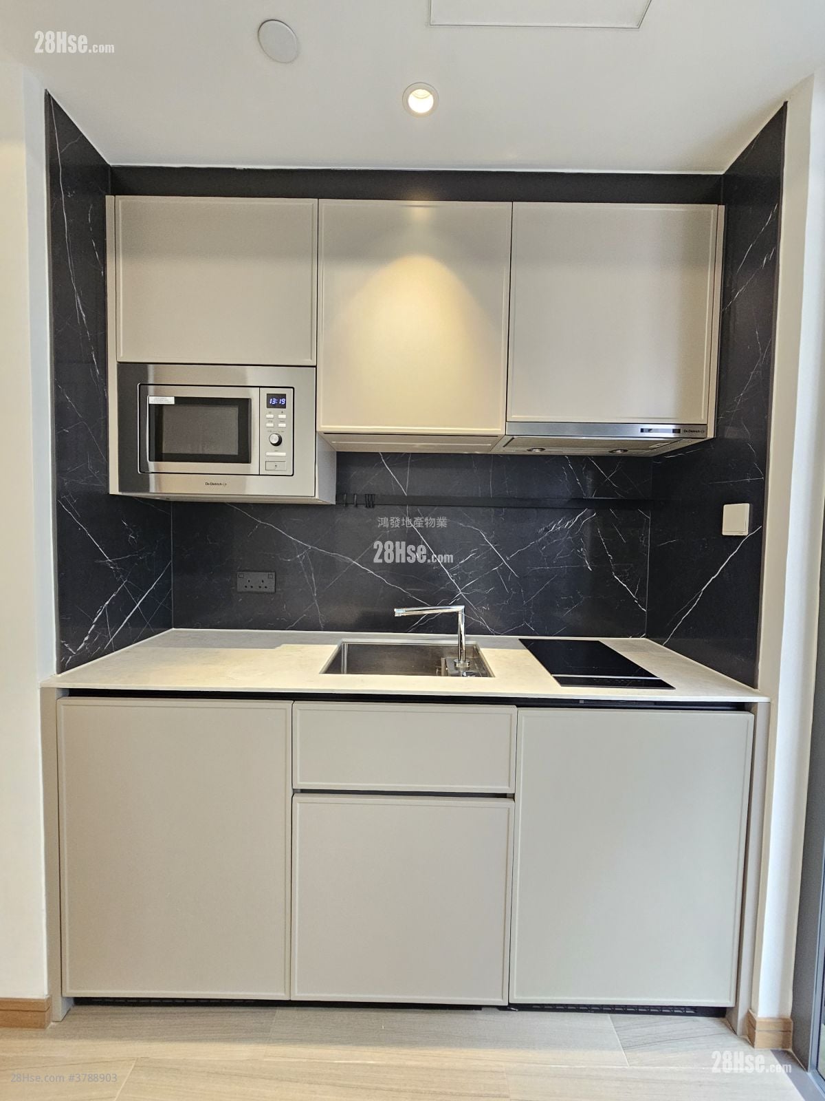 千望 售盘 开放式间隔 , 1 浴室 172 平方尺