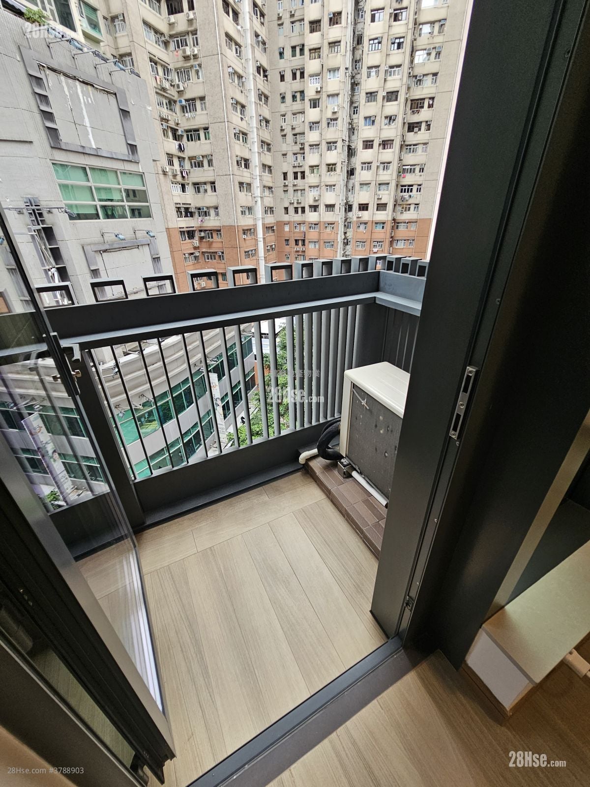 千望 售盘 开放式间隔 , 1 浴室 172 平方尺