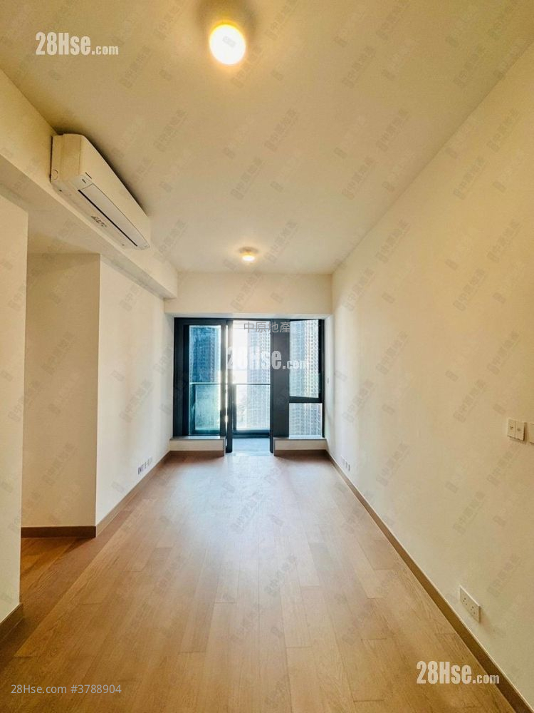 Seasons Place 售盘 3 房 665 平方尺