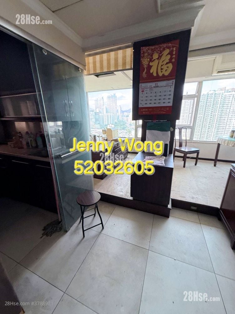 Man Wai Building Sell 3 Bedrooms , 1 Bathroom 745 ft²