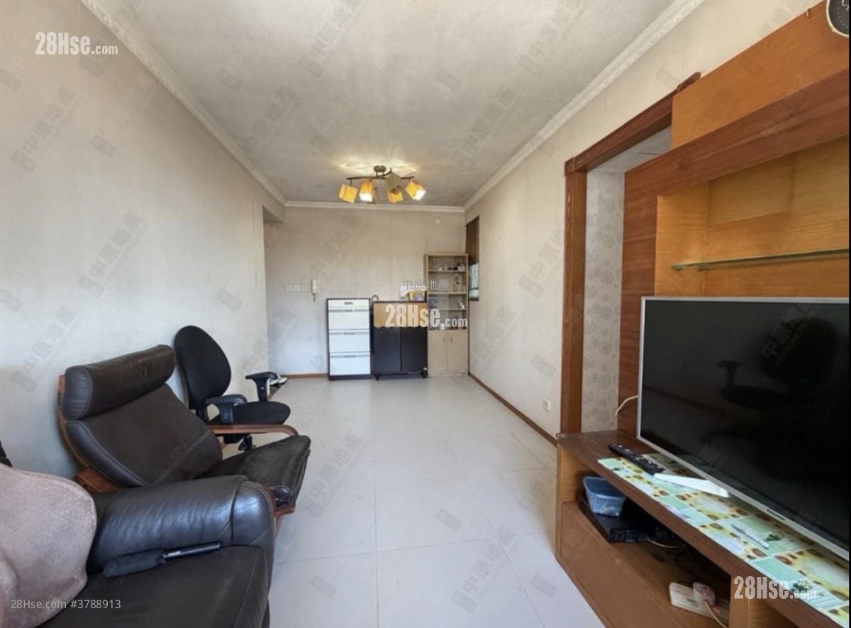 Ning Fung Court Sell 2 Bedrooms , 1 Bathroom 506 ft²