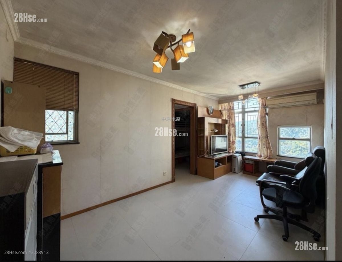 Ning Fung Court Sell 2 Bedrooms , 1 Bathroom 506 ft²