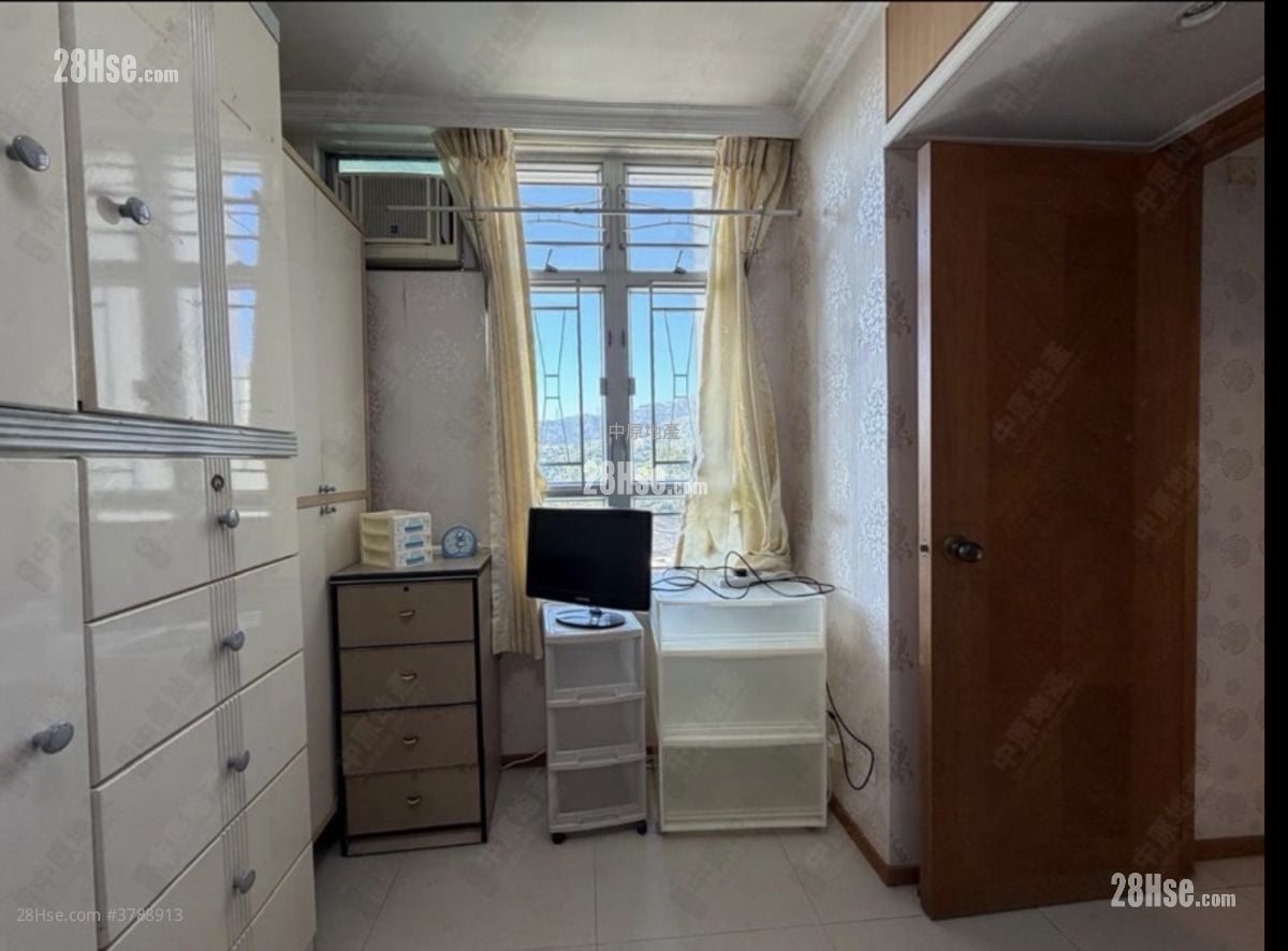 Ning Fung Court Sell 2 Bedrooms , 1 Bathroom 506 ft²