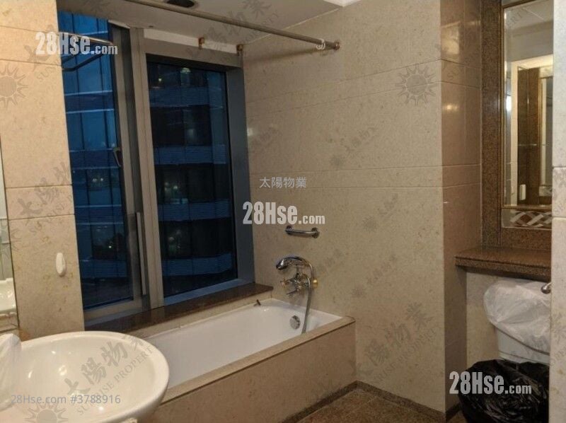 Harbourfront Landmark Sell 4 Bedrooms 1,479 ft²