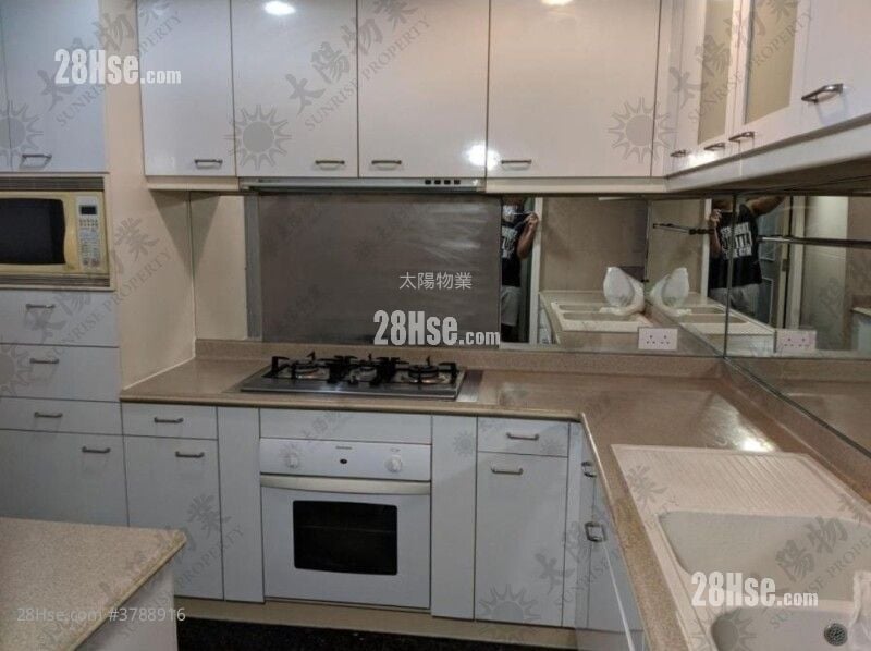 Harbourfront Landmark Sell 4 Bedrooms 1,479 ft²