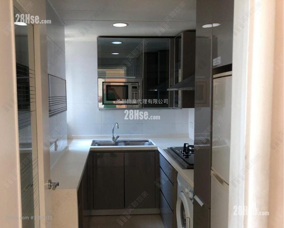 The Capitol Sell 3 Bedrooms , 2 Bathrooms 704 ft²