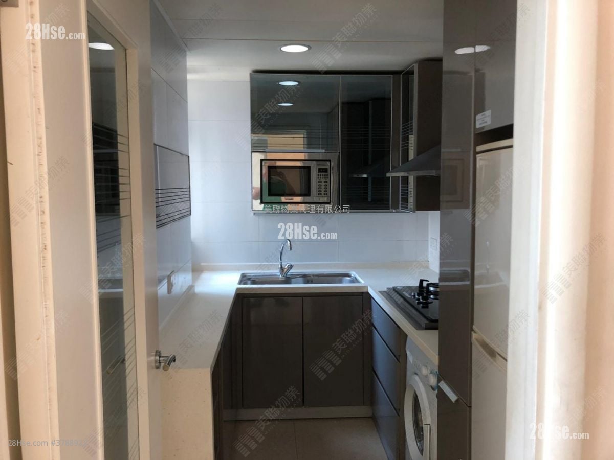 The Capitol Sell 3 Bedrooms , 2 Bathrooms 704 ft²