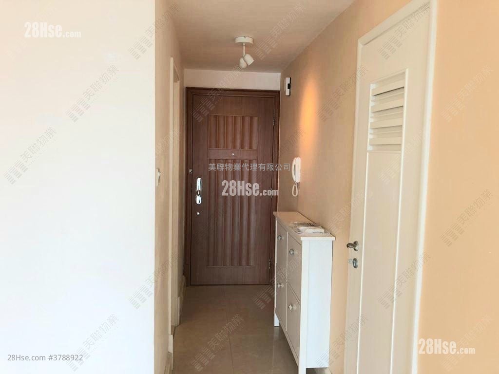 The Capitol Sell 3 Bedrooms , 2 Bathrooms 704 ft²