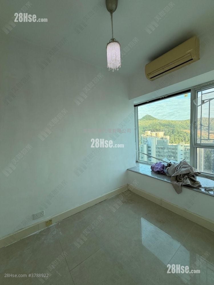 The Capitol Sell 3 Bedrooms , 2 Bathrooms 704 ft²