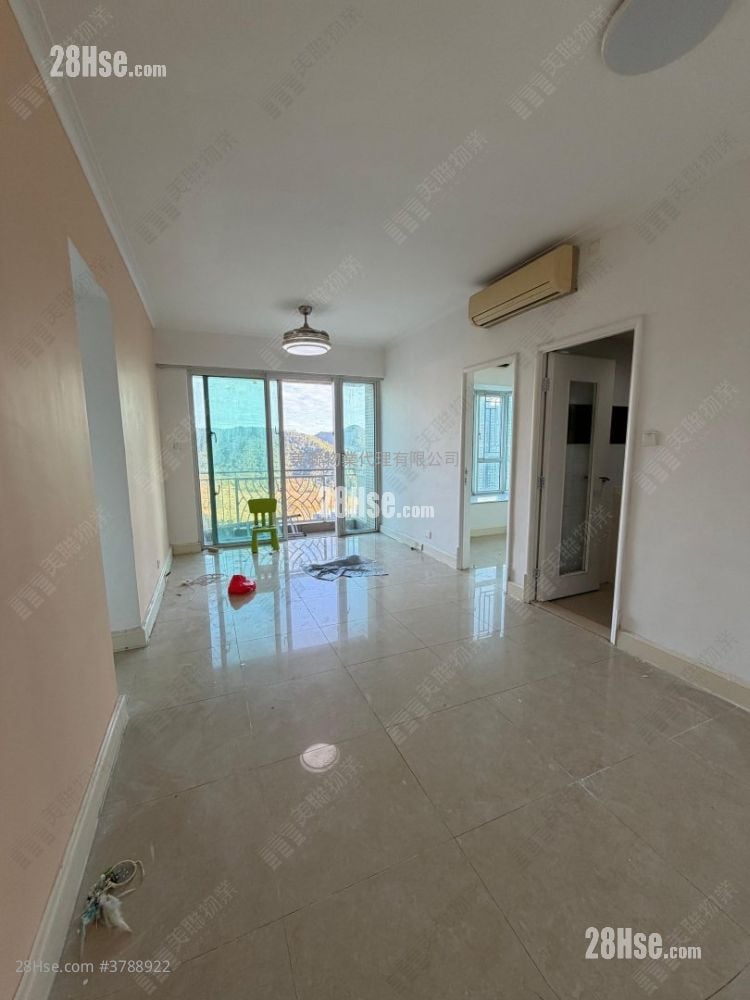 The Capitol Sell 3 Bedrooms , 2 Bathrooms 704 ft²