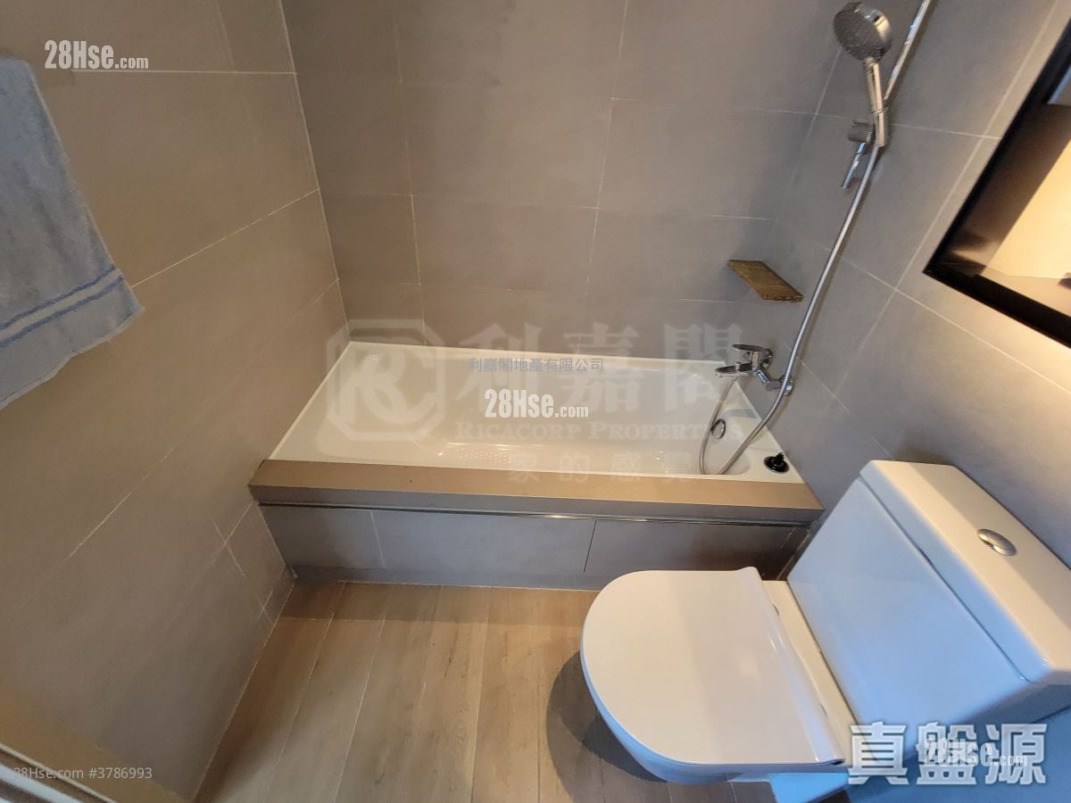 Lp6 Sell 2 Bedrooms , 1 Bathroom 425 ft²