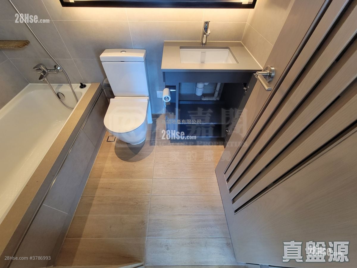 Lp6 Sell 2 Bedrooms , 1 Bathroom 425 ft²