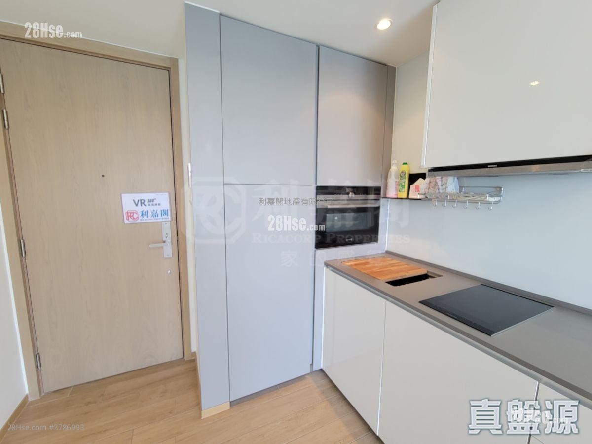 Lp6 Sell 2 Bedrooms , 1 Bathroom 425 ft²