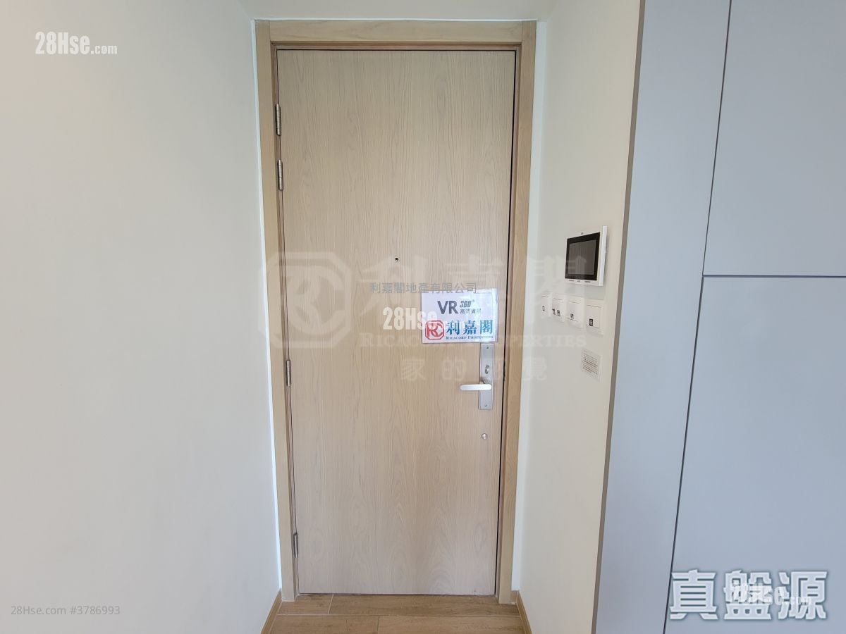 Lp6 Sell 2 Bedrooms , 1 Bathroom 425 ft²