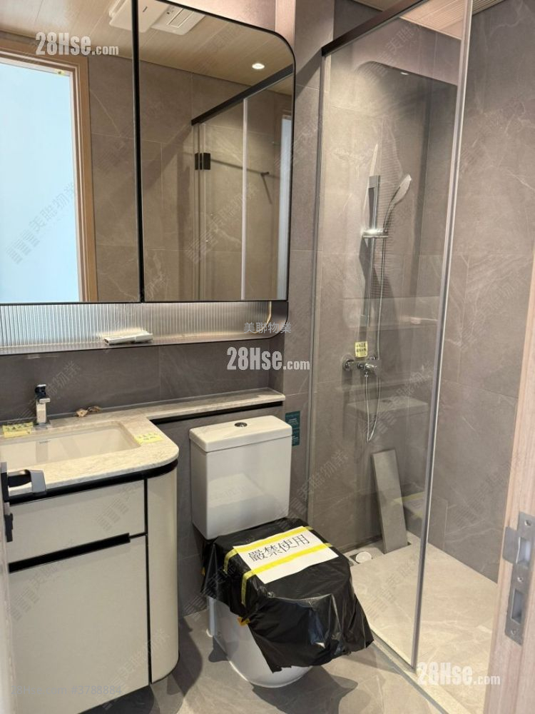 Seasons Place 售盘 3 房 , 2 浴室 665 平方尺